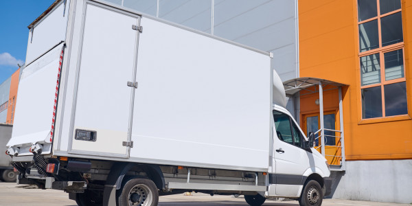 Renting Flotas Vehículos Turismos en Terrassa · Vehículos Especializados: refrigerados, plataformas de carga, vehículos con grúa...